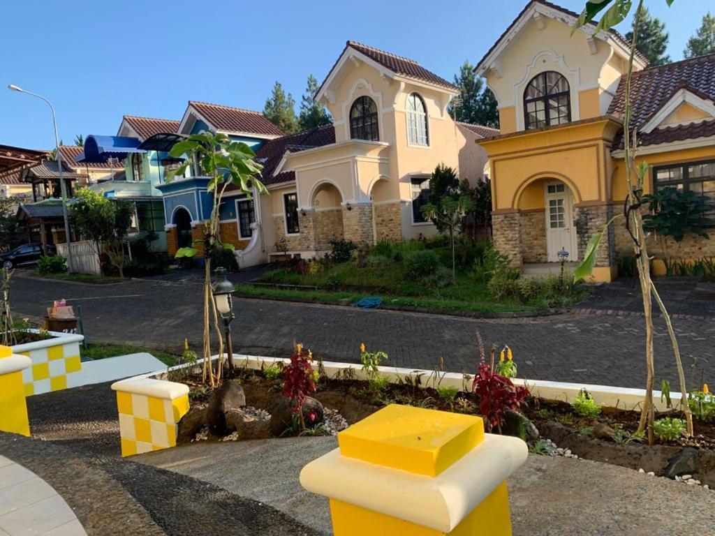 Villa Wubao Kota Bunga 3 Kamar Harga Budget Cinengangirang Exterior foto